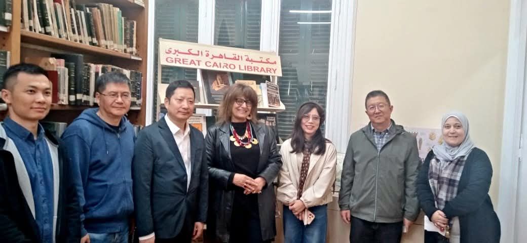 إهداءات من التراث الصيني من الشاي والحرير إلى مكتبة القاهرة الكبرى