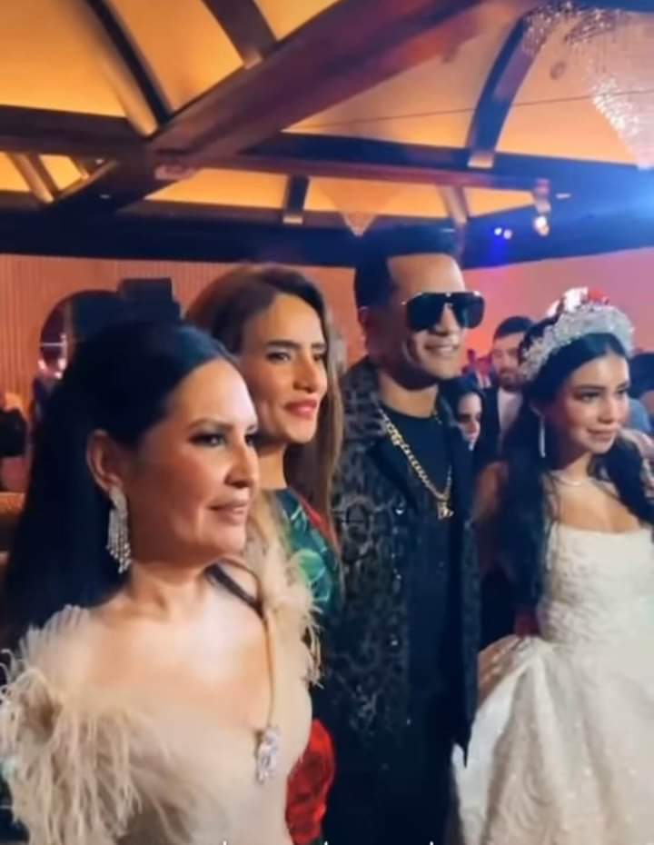 محمد رمضان يشعل أجواء حفل زفاف ابنة أخت شريهان بحضور زينة