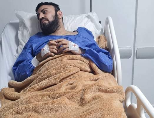 اول تعليق للاعلامي أحمد يونس بعد خروجه من غرفة العمليات