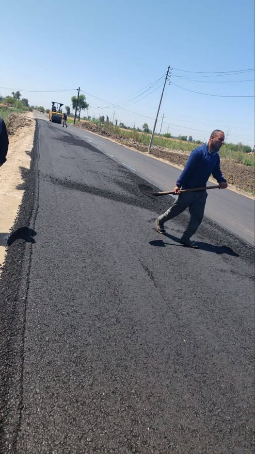 محافظ الشرقية: إنتظام سيرأعمال الرصف بطريق الشوابكةبالحسينية