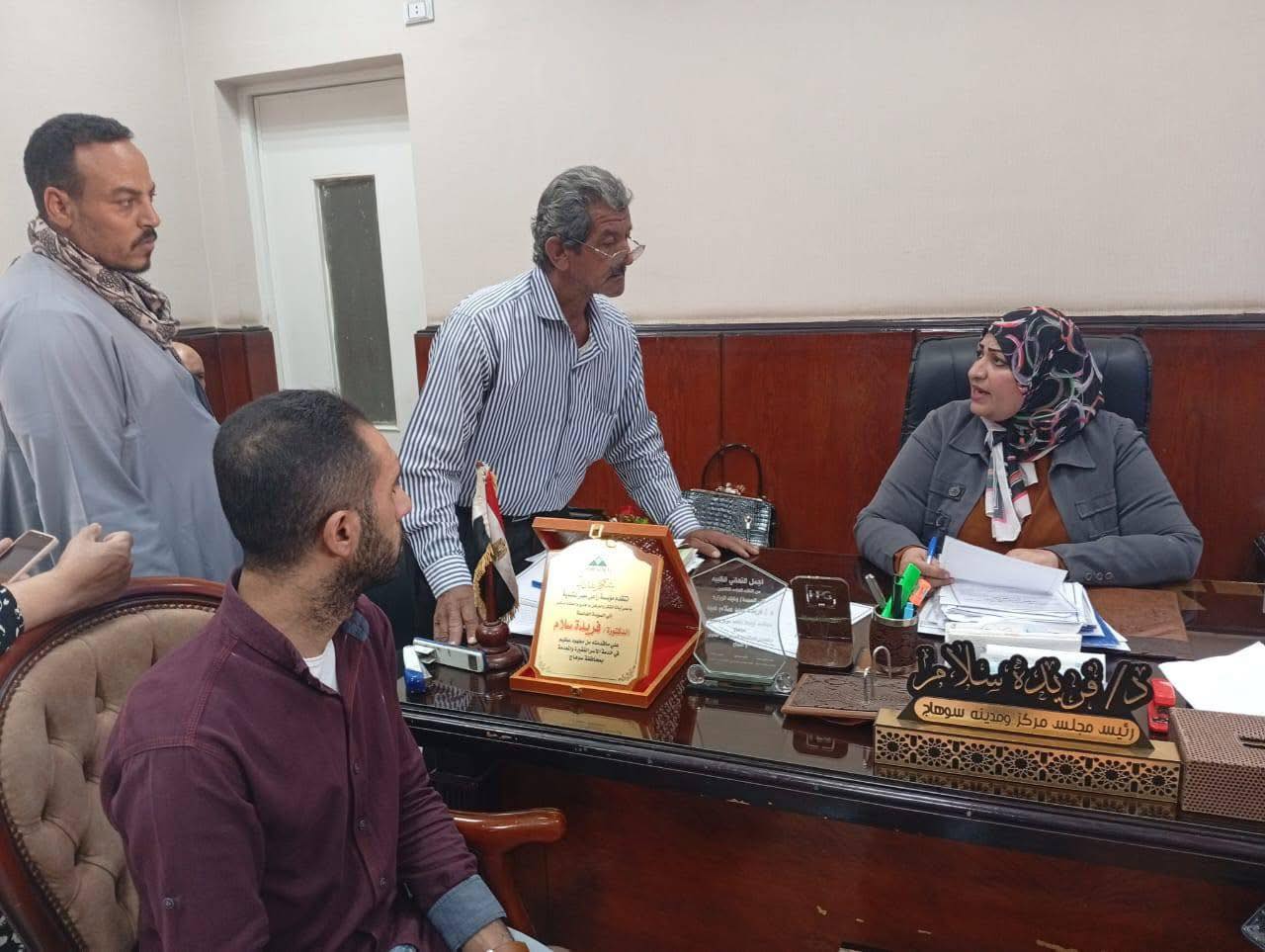 فريدة سلام تعقد اللقاء الجماهيري الأسبوعي بسوهاج للاستماع إلى شكاوى المواطنين