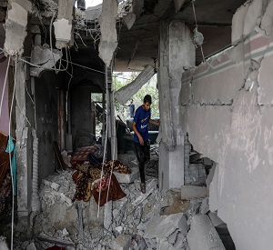 4 شهداء بينهم طفلان في قصف للاحتلال على خيمة تؤوي نازحين وسط غزة