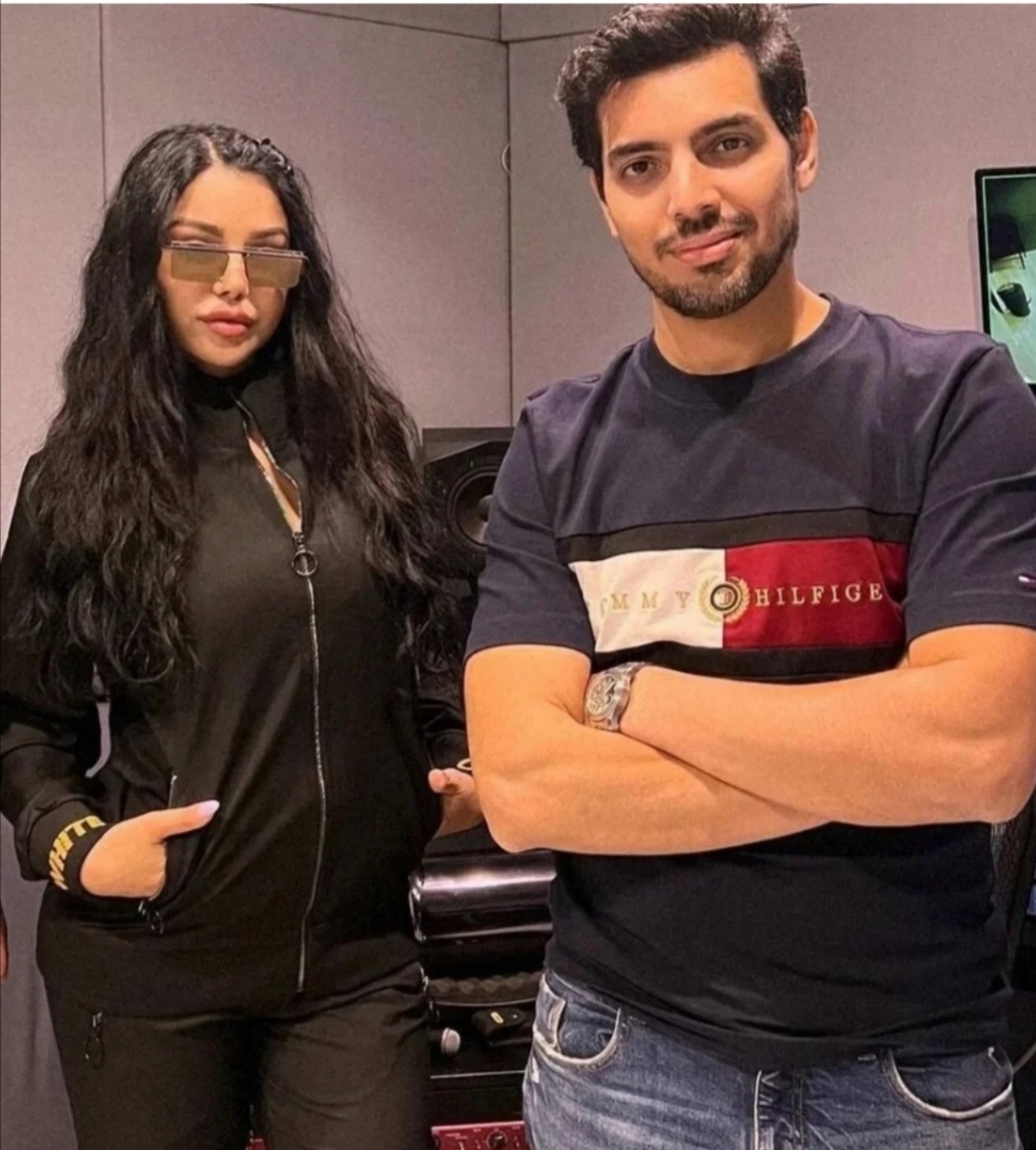 تحضر  أغنية جديدة باللهجة المصرية ٠٠ أحدث ظهور ل هيفاء وهبي من داخل الأستوديو 