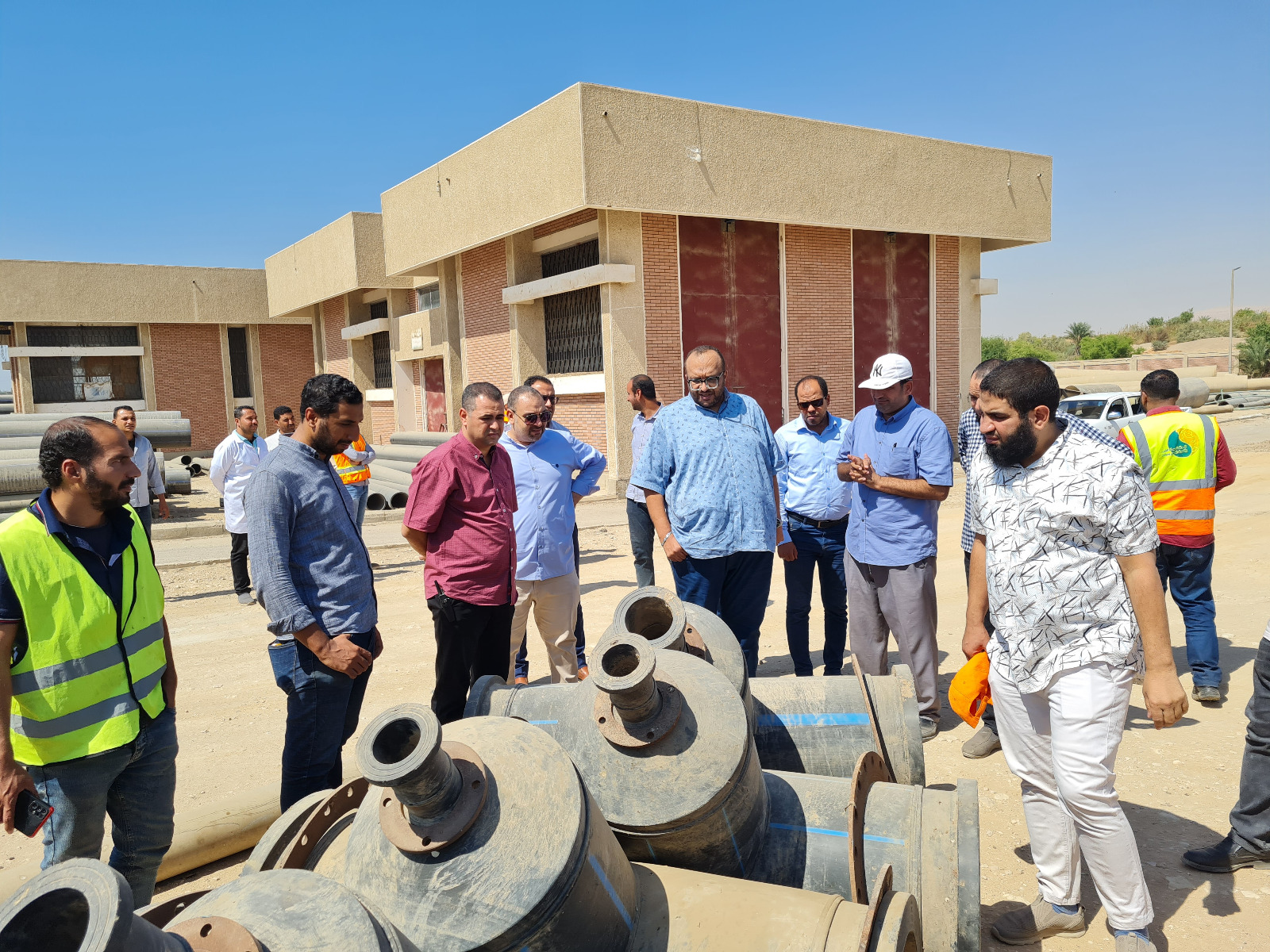 رئيس مياه سوهاج يتفقد اعمال الاحلال والتجديد بمحطة الصرف الصحى بمركز سوهاج