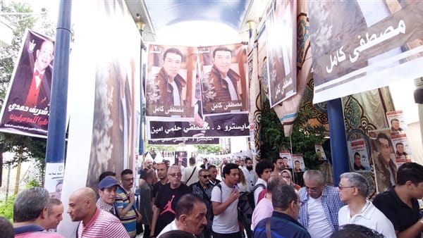 هتافات وزغاريد ٠٠  مؤيدو مصطفى كامل يحولون انتخابات الموسيقيين لفرح شعبي
