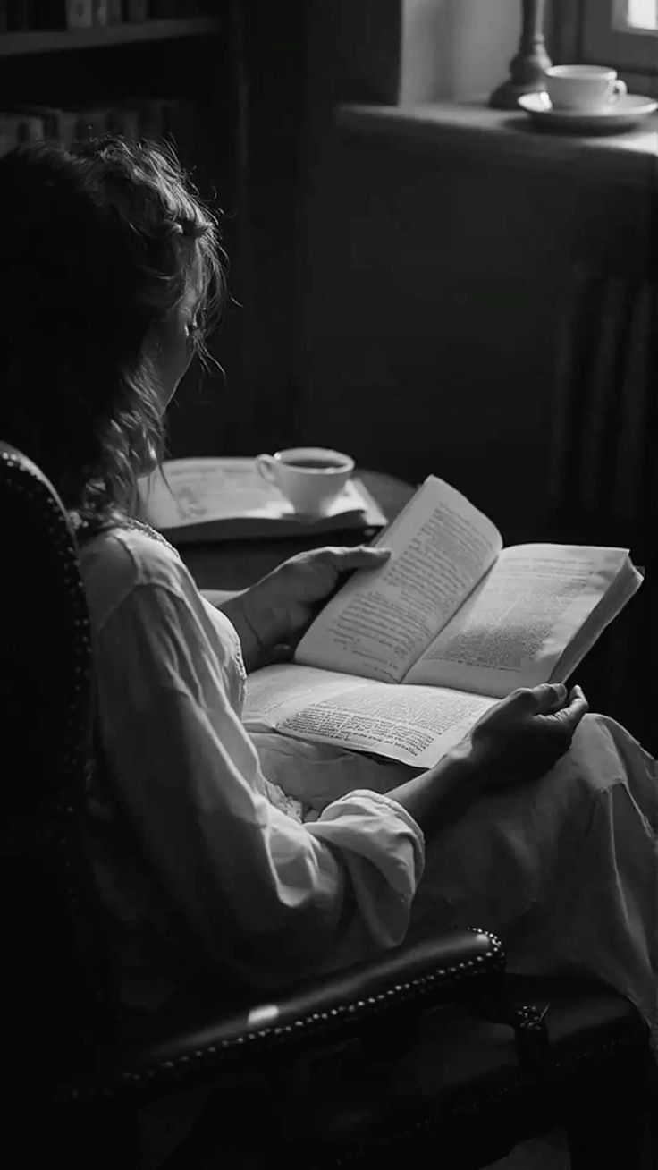 حين يتهجى الحنين أسماء الراحلين