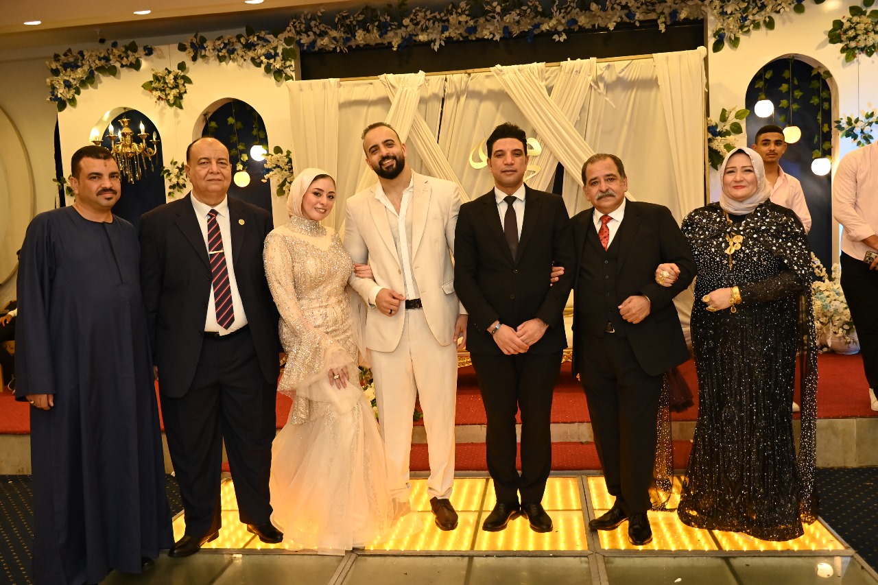 رئيس الاتحاد العربى للتعليم والبحث العلمي يحتفل بخطوبة نجله