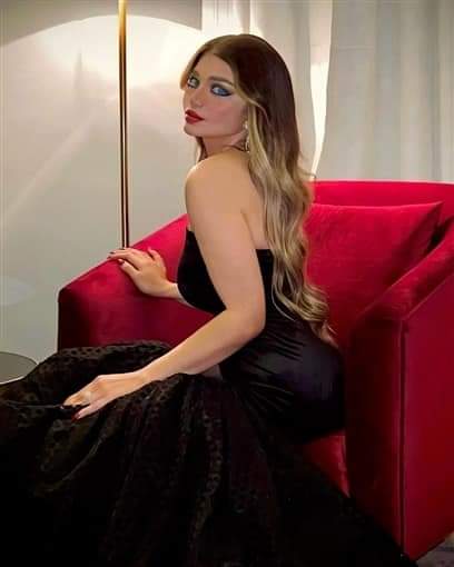 الإعلامية ياسمين الخطيب: اتجوزت 4 مرات ولو صاحبتي عملت Love لجوزي هجبها من شعرها