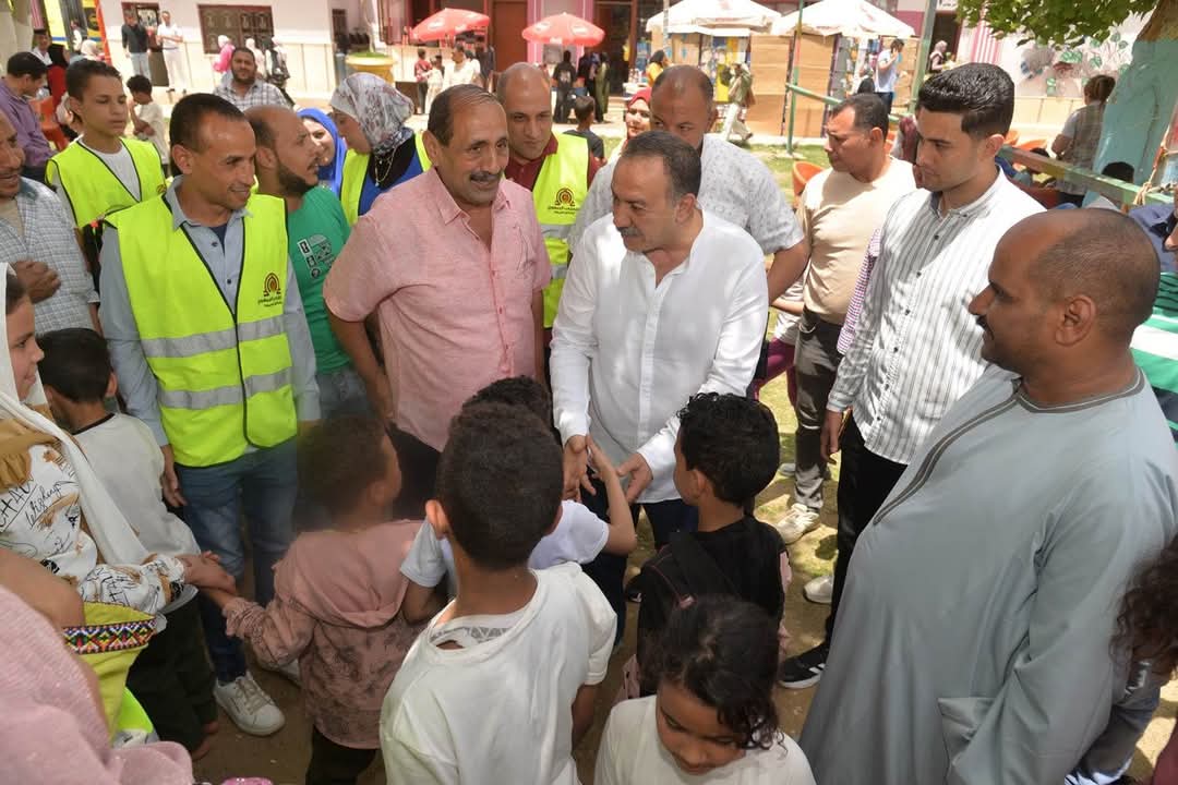 محافظ أسيوط يتفقد الحدائق والمتنزهات لمشاركة المواطنين احتفالاتهم بعيد شم النسيم ويوجه المسئولين باستمرار المتابعة لتقديم أفضل الخدمات للزوار