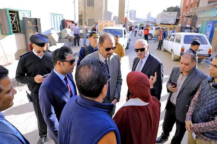 سراج  يتفقد حي شرق ويوجه بحملة مكبرة لرفع الإشغالات وتحسين الخدمات