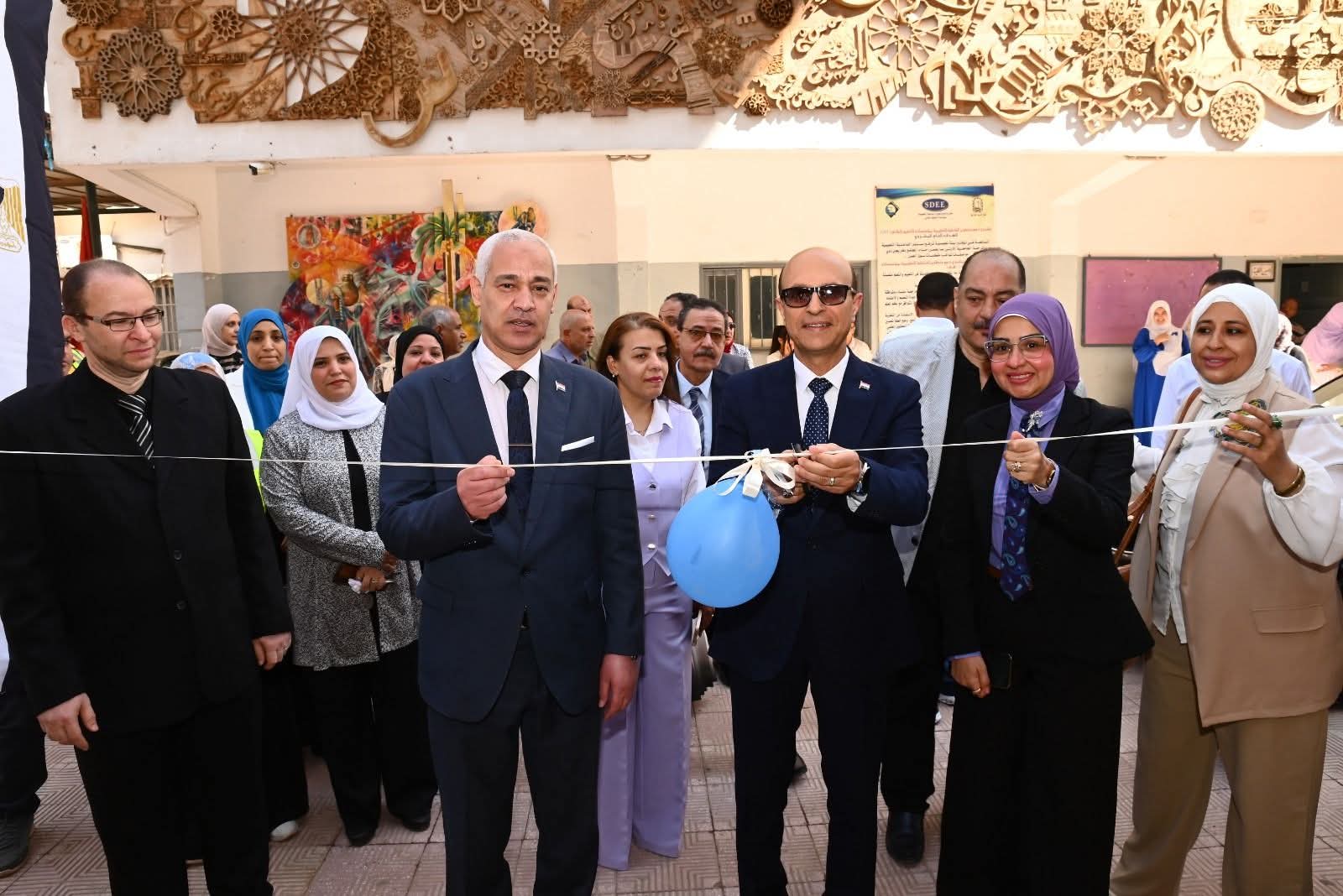 الدكتور المنشاوي يفتتح المعرض والحفل السنوي للأقسام العلمية بكلية التربية النوعية