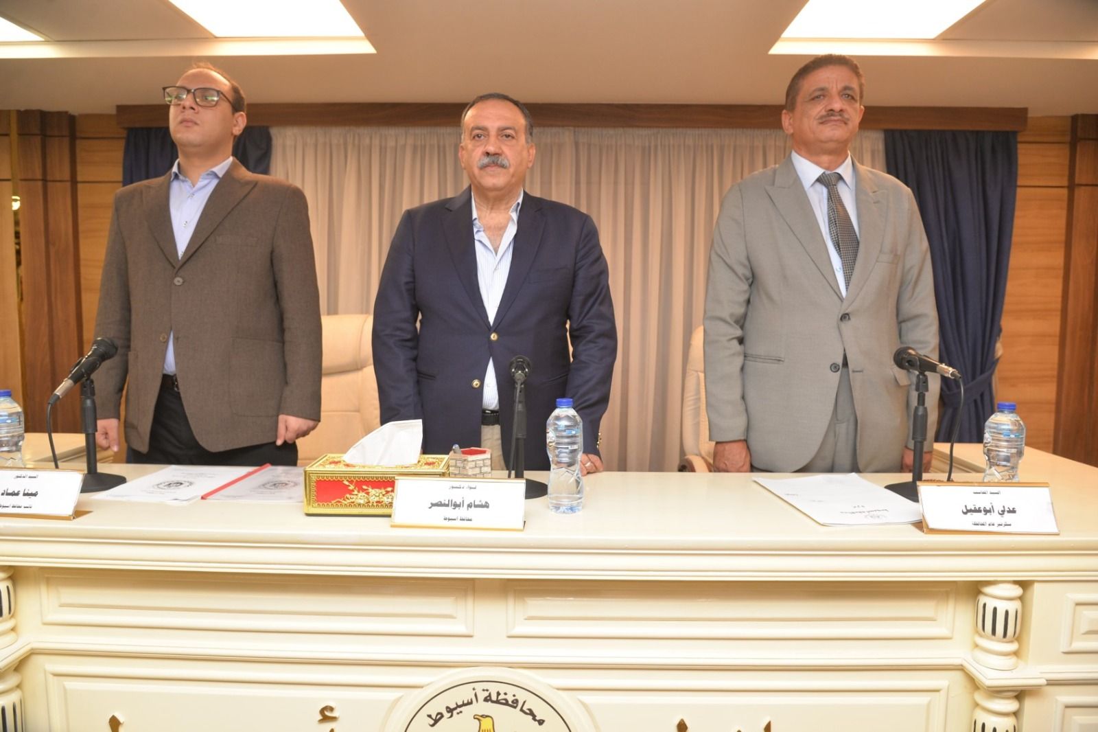 محافظ أسيوط يترأس اجتماع المجلس التنفيذي ويعلن عن مشروعات تنموية واعدة على مستوى المحافظة