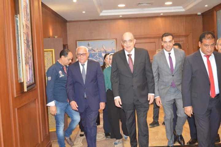 محافظ بورسعيد يستقبل لجنة المشروعات المتوسطة والصغيرة والمتناهية الصغر بمجلس النواب 
