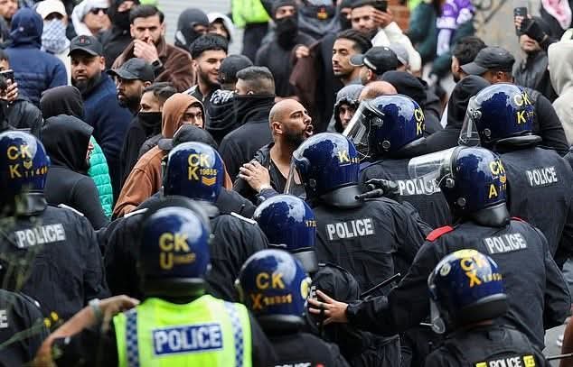 الملاذ الذى انقلب فخا كيف تحولت بريطانيا من حضن الامل الى ساحة عداء للمهاجرين