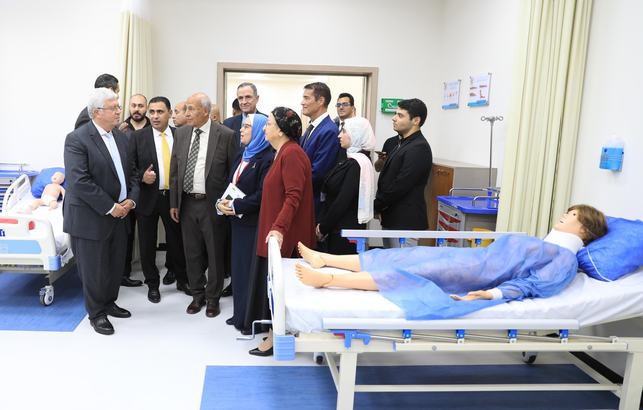 وزير التعليم العالي يتفقد جامعة ساكسوني مصر للعلوم التطبيقية والتكنولوجيا