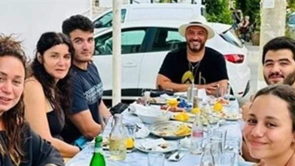 يا ترى رجعوا لبعض  .. غادة عادل تظهر برفقة طليقها في اليونان