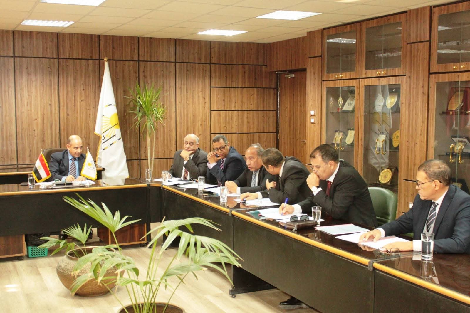 لجنة تدوير المخلفات الصلبة والزراعية بجامعة أسيوط تتابع جهود التوسع في مشروعات الاستدامة والحفاظ على البيئة