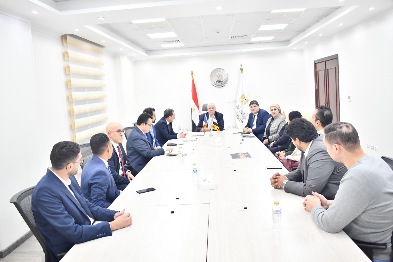 وزير التعليم العالي يلتقي الدفعة الأولى من طلاب منح الدكتوراه المشتركة مع فرنسا