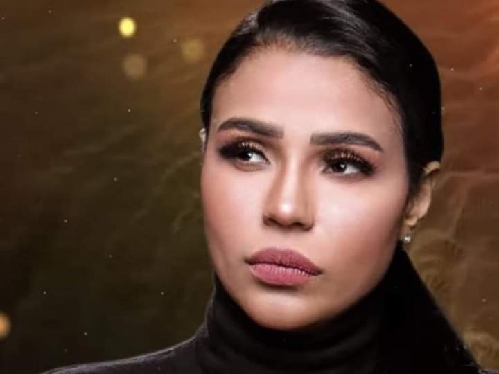 نجوم الفن يعزون أمينة في وفاة عمتها : ربنا يصبر قلبك