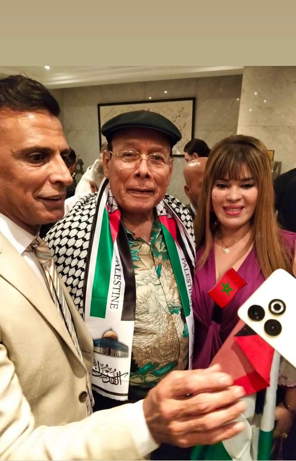 ملكة الأناقة الفنانة أميرة قصري تتألق وسط عمالقة المسرح