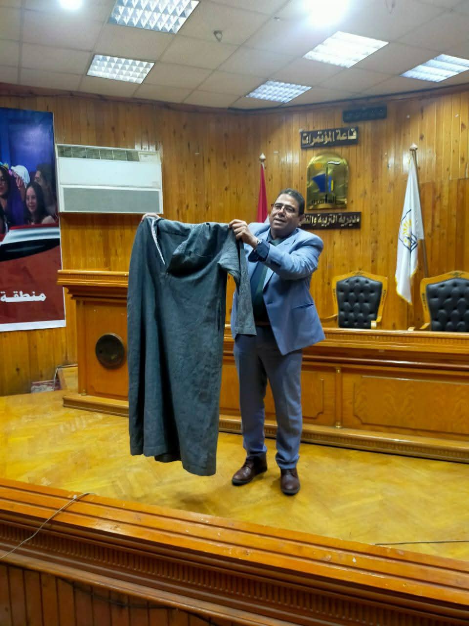 مدير التعليم الفني بالقاهرة يتخفى بالجلباب ويطيح بمديري المدارس المخالفين