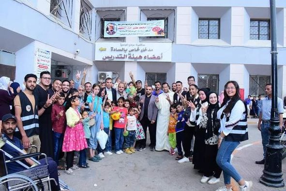 جامعة سوهاج تنظم يوم ترفيهي لمرافقي مصابي غزه || صور 