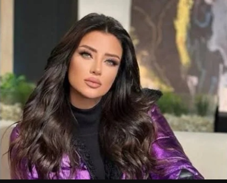 رضوى الشربيني تسخر من أزمة شاكوش ٠٠ كده تطرد بنت الجيران بعد ما سجدت لربنا سجدة  علشان اتجوزتك