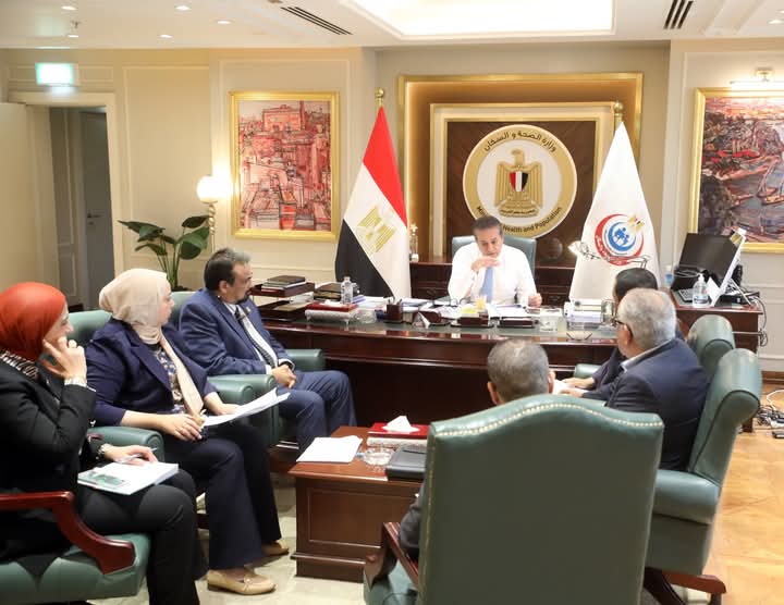 وزير الصحة يعقد اجتماعًا لدراسة الوضع الراهن لاستهلاك أدوية بعض الفئات المرضية