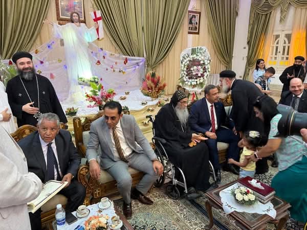وفد “الجبهة الوطنية” بالفيوم يزور الأنبا إبرام للتهنئة بعيد القيامة المجيد