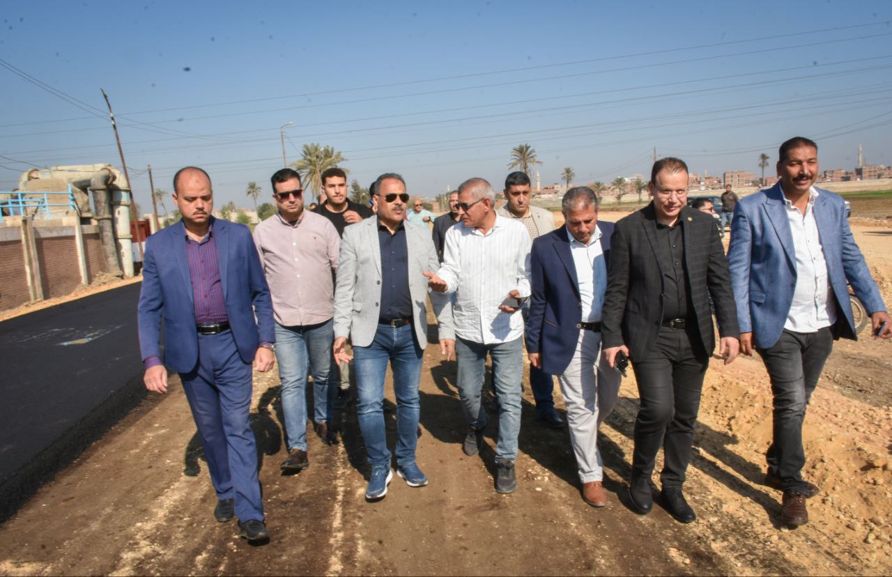 محافظ الشرقيةيتفقد أعمال رصف ورفع كفاءة طريق النكاريةالقنايات