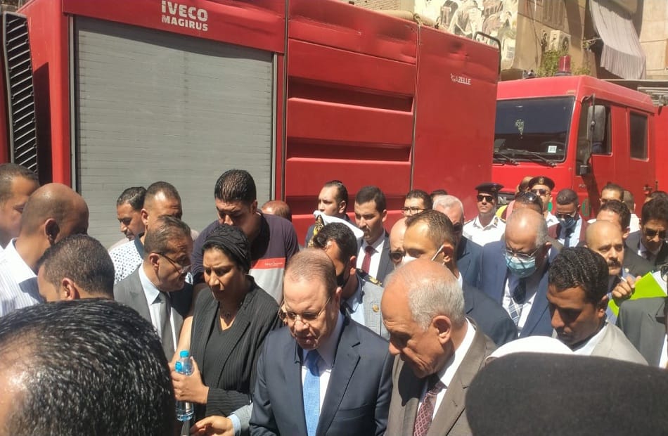النائب العام يصل موقع حادث حريق كنيسة أبو سيفين بالجيزة