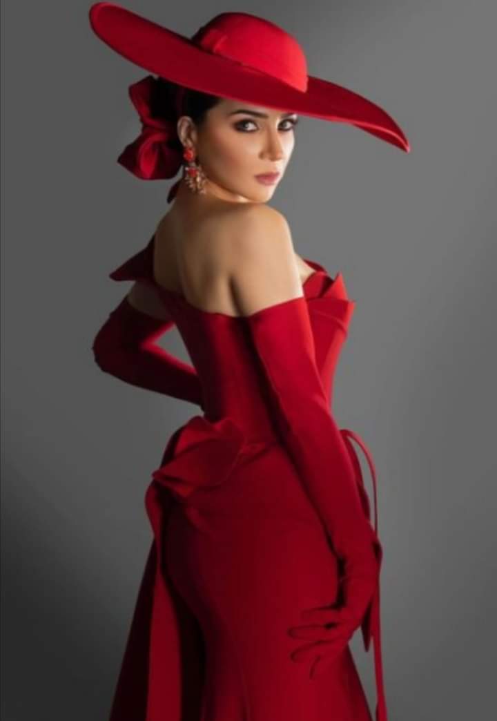 رقة وجمال ٠٠صور مبهره لإطلالات الفنانة مي عز الدين بمناسبة عيد ميلادها