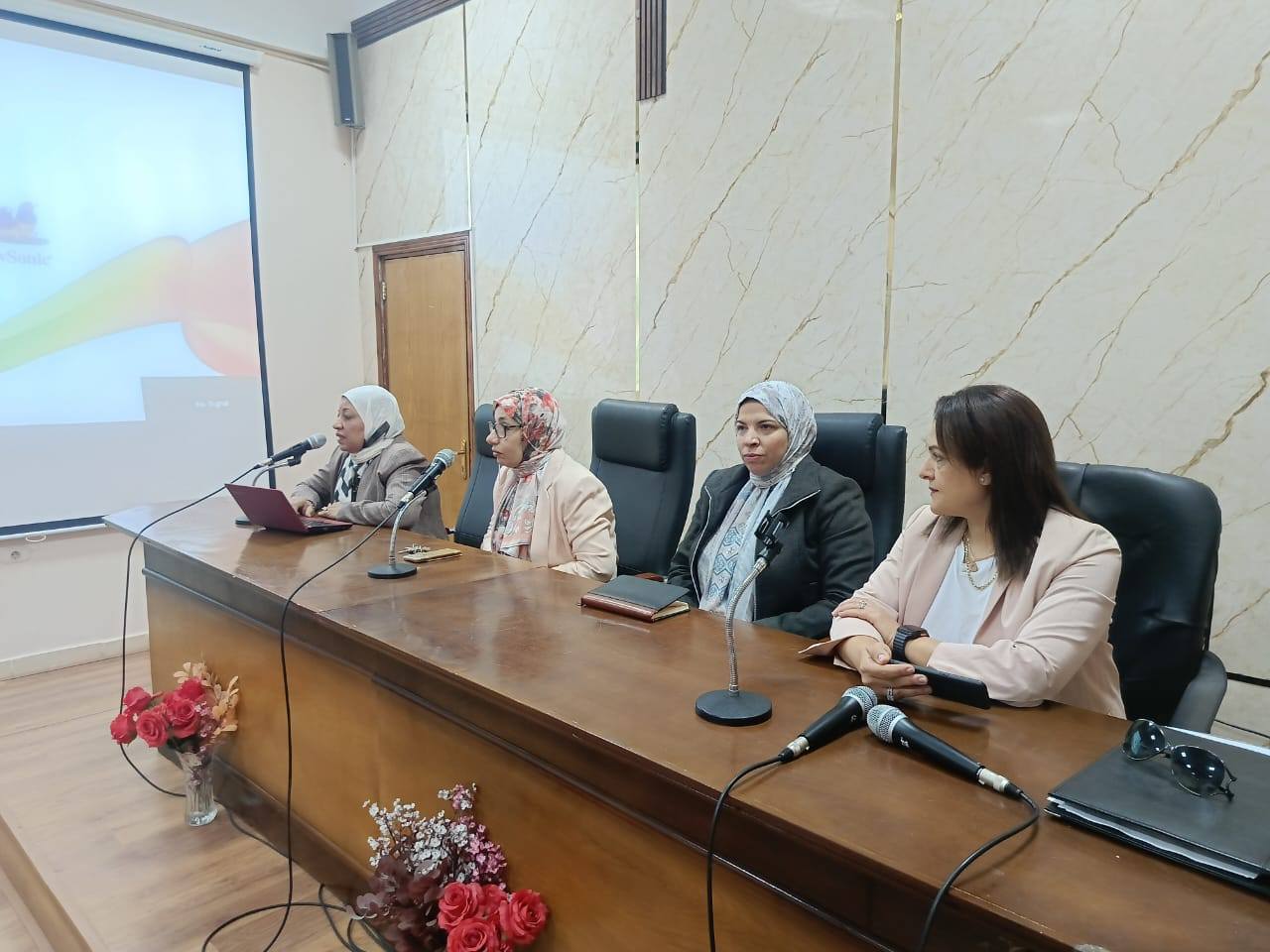 جامعة قناة السويس تطلق برنامجين تدريبيين لتعزيز الوعي بالحضارة والتراث المصري لطلاب الآداب والسياحة والفنادق والألسن