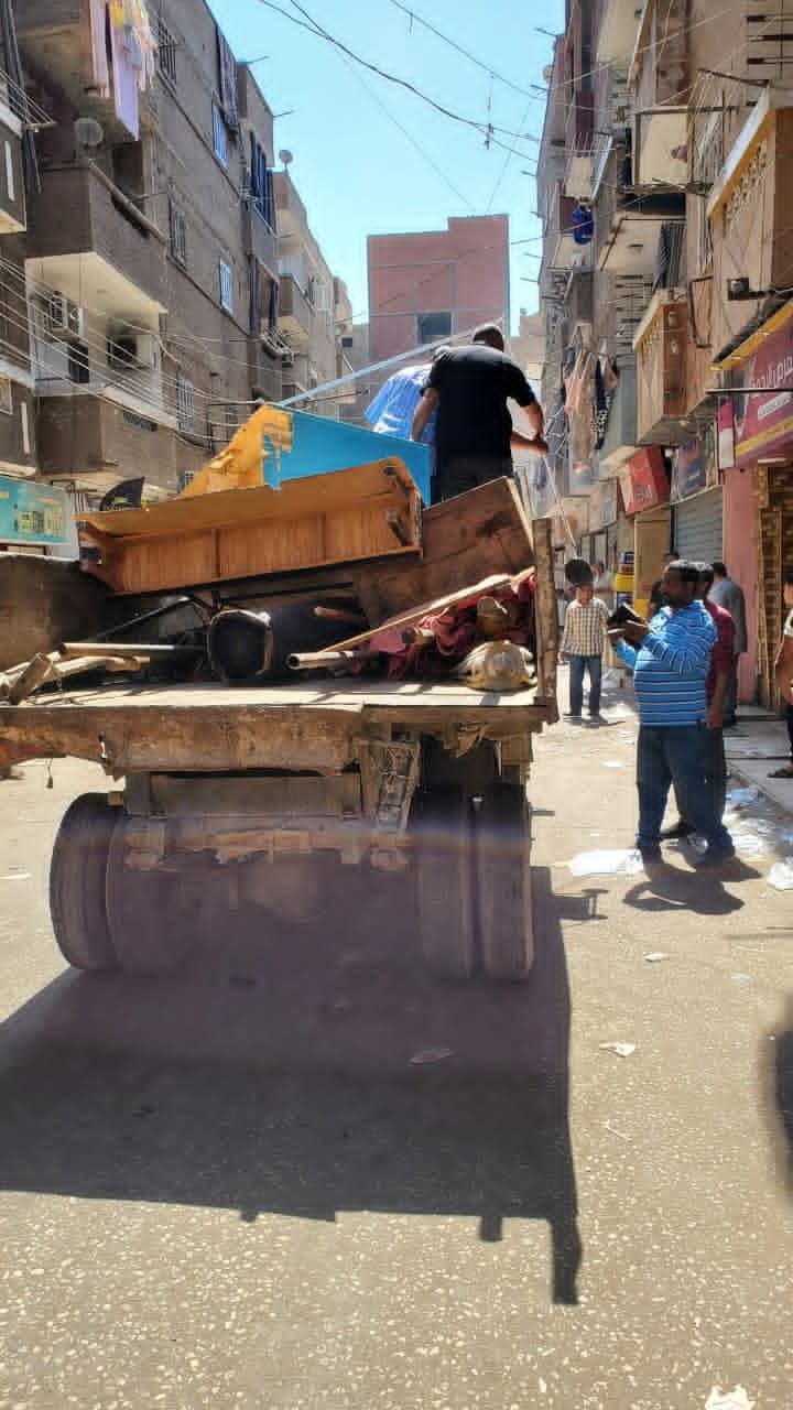 محافظ أسيوط يوجه بتكثيف حملات إزالة الإشغالات.. ورئيس مركز القوصية يقود حملة موسعة لإعادة الانضباط للشوارع