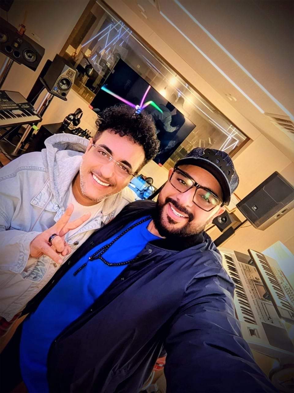 الشاعر محمد جمعة يكشف عن تفاصيل مشاركة الفنان محمد رحيم بالألبوم الجديد 