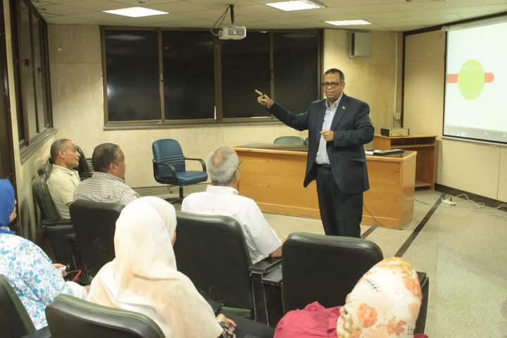 الدكتور المنشاوي يتابع جهود مركز ضمان الجودة والتأهيل للاعتماد بجامعة أسيوط