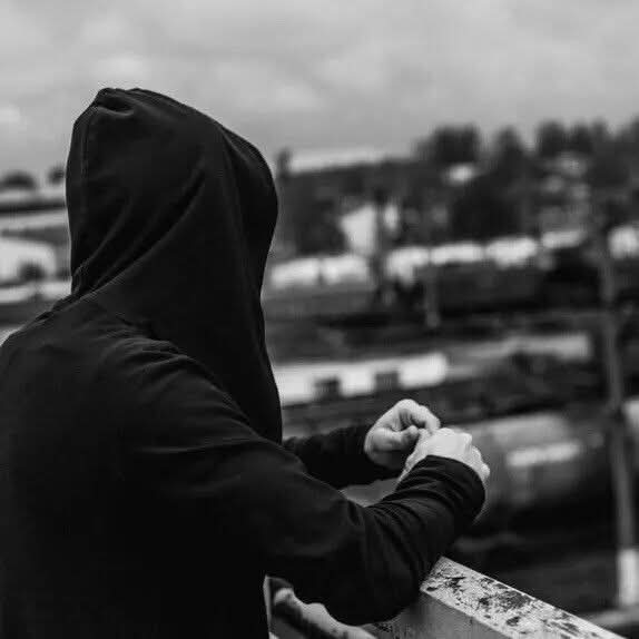 حين يضيق الصوت وتتسع الروح