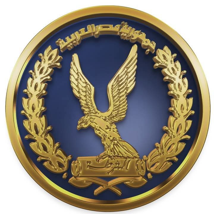حقيقة تحطيم رجال الشرطة لسيارة سيدة بالعبور 