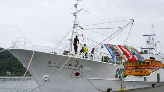 سفن صينية تطلق مدافع المياه تجاه سفن إمداد فلبينية