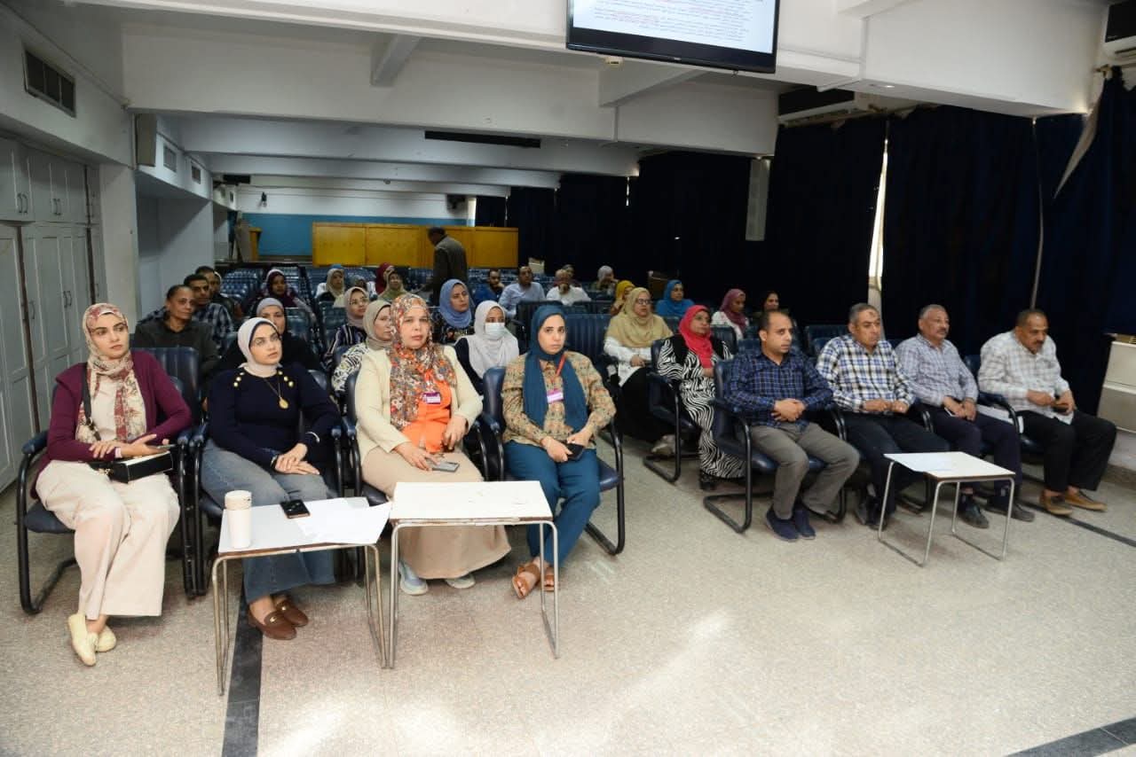 مستشفيات جامعة أسيوط تنظم دورة تدريبية حول معايير إدارة الموارد البشرية للجهاز الإدارى بالمستشفى