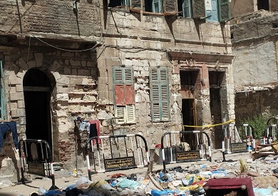 النيابة تطلب تحريات مصرع سيدة وأبنائها الـ3 وإصابة الزوج بانهيار عقار الإسكندرية