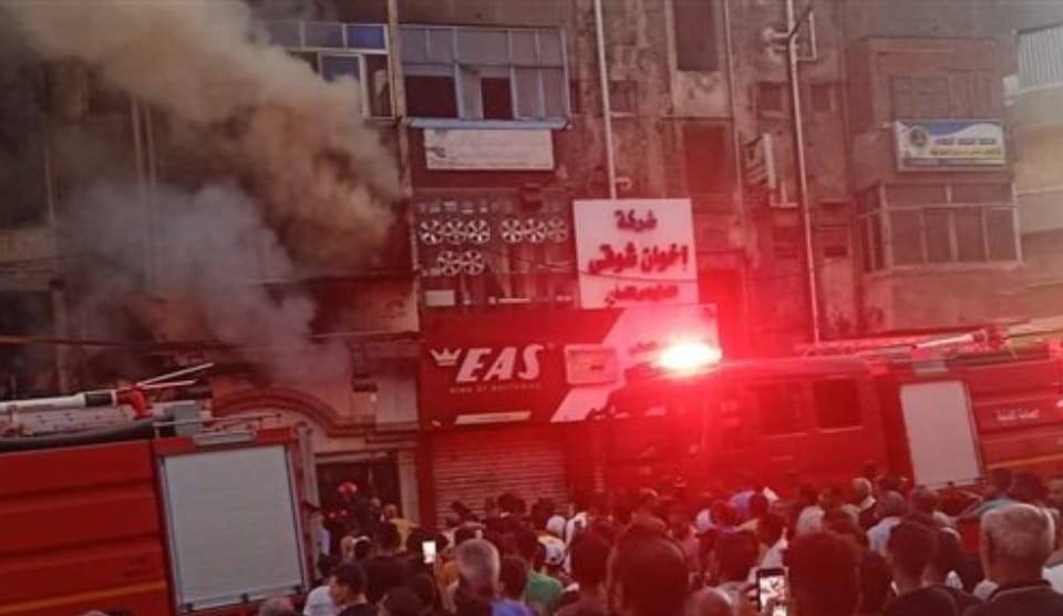 تفحم أحد المحال التجارية بسور نادي الزمالك  