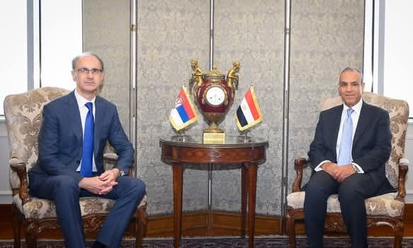 وزير الخارجية والهجرة يستقبل رئيس الوزراء الصربي