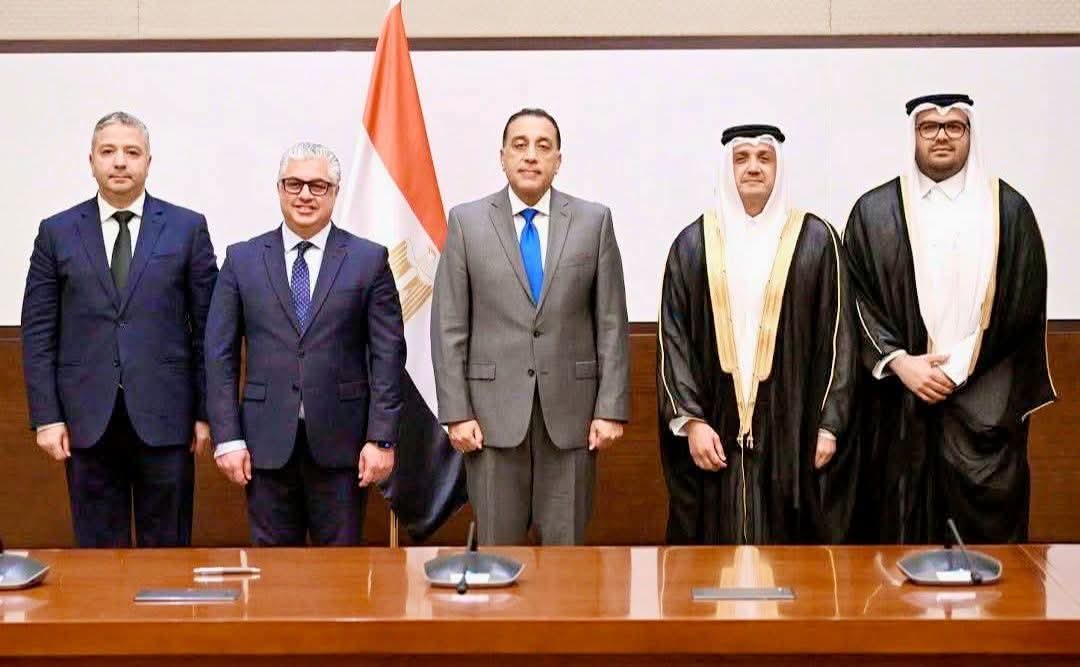 رئيس الوزراء يشهد توقيع عقد مشروع شركة المانع القابضة القطرية بالسخنة