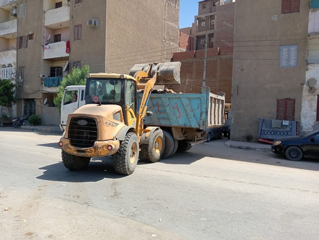 علاء شعراوي ... إستمرار أعمال النظافة ورفع مستجدات القمامة اليومية