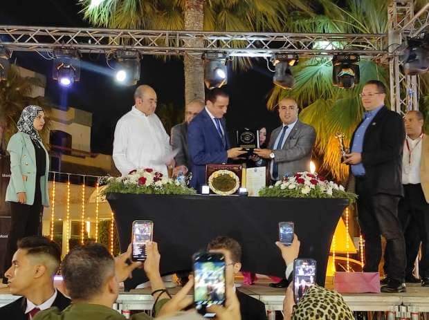 المجلس النرويجي للتسامح يكرم الاعلامي طارق علام