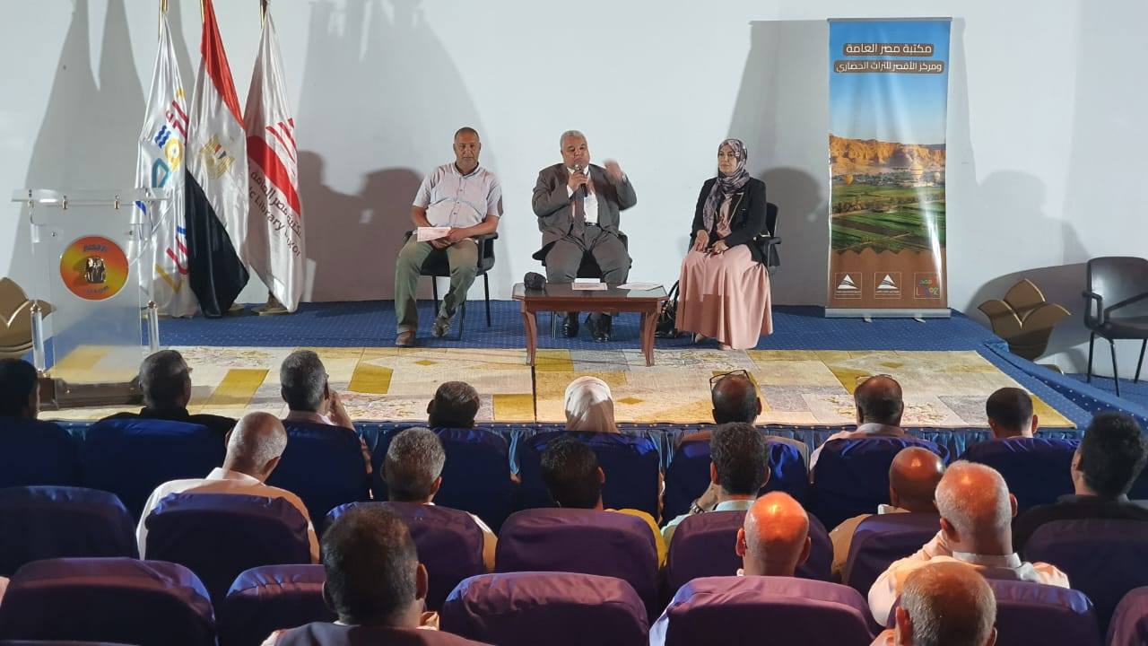 وكيل تعليم الأقصر يناقش استعدادات امتحانات الشهادة الإعدادية