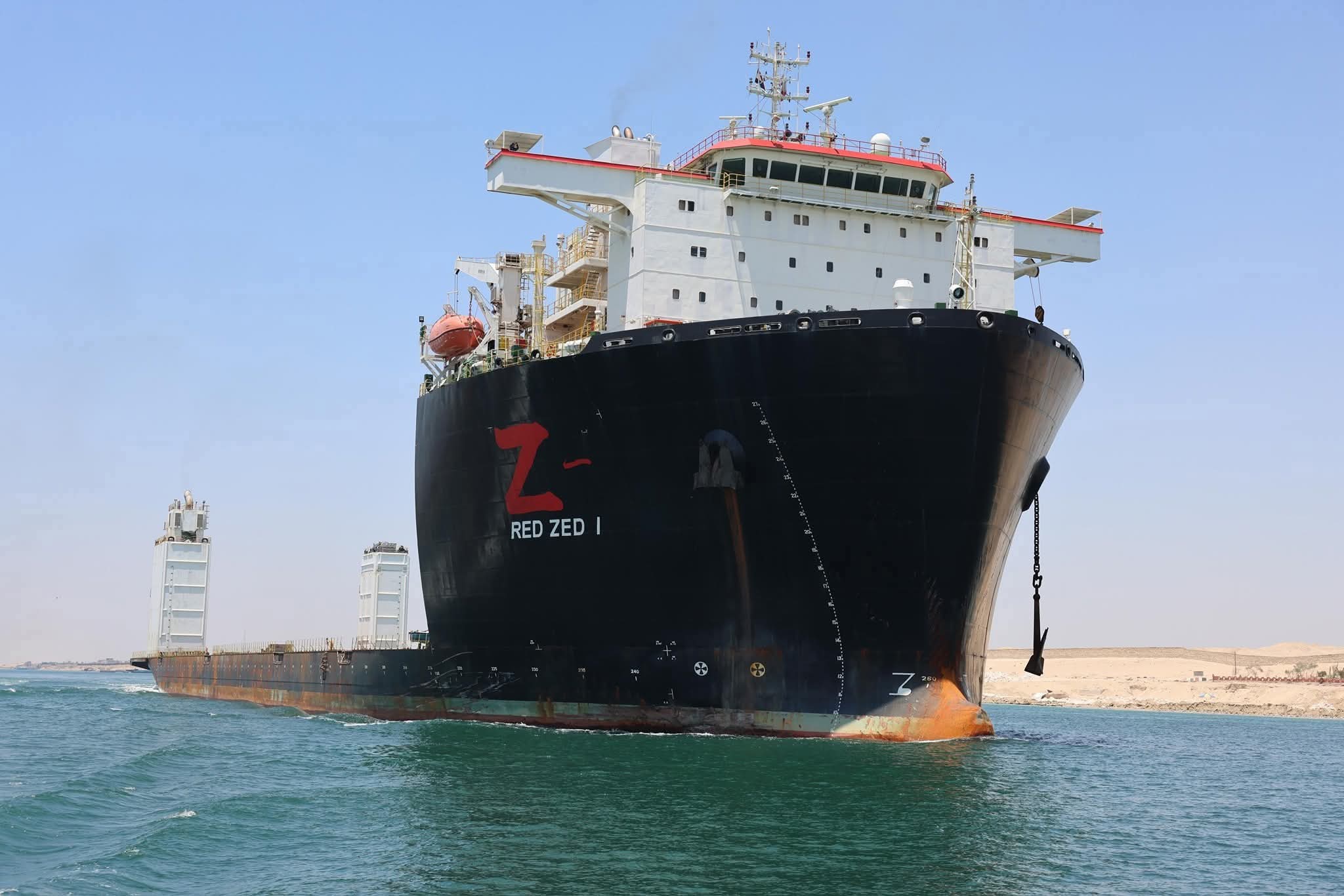 قناة السويس تشهد عبور سفينة الحاويات العملاقة CMA CGM JULES VERNE ضمن قافلة الشمال بحمولة 180 ألف طن 