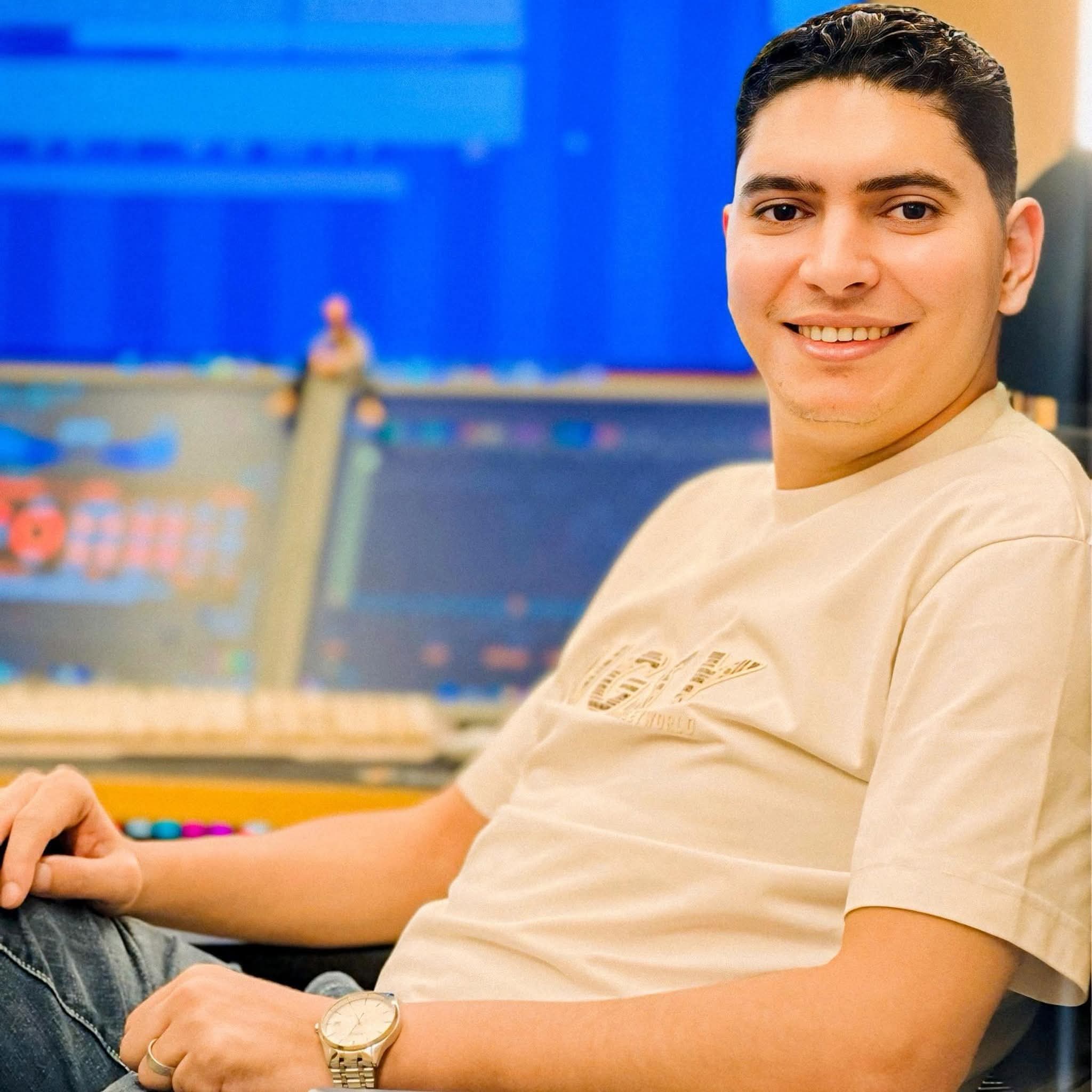 انفراد خاص… الشاعر حسام سعيد يطلق صرخة وجع فى أغنية 