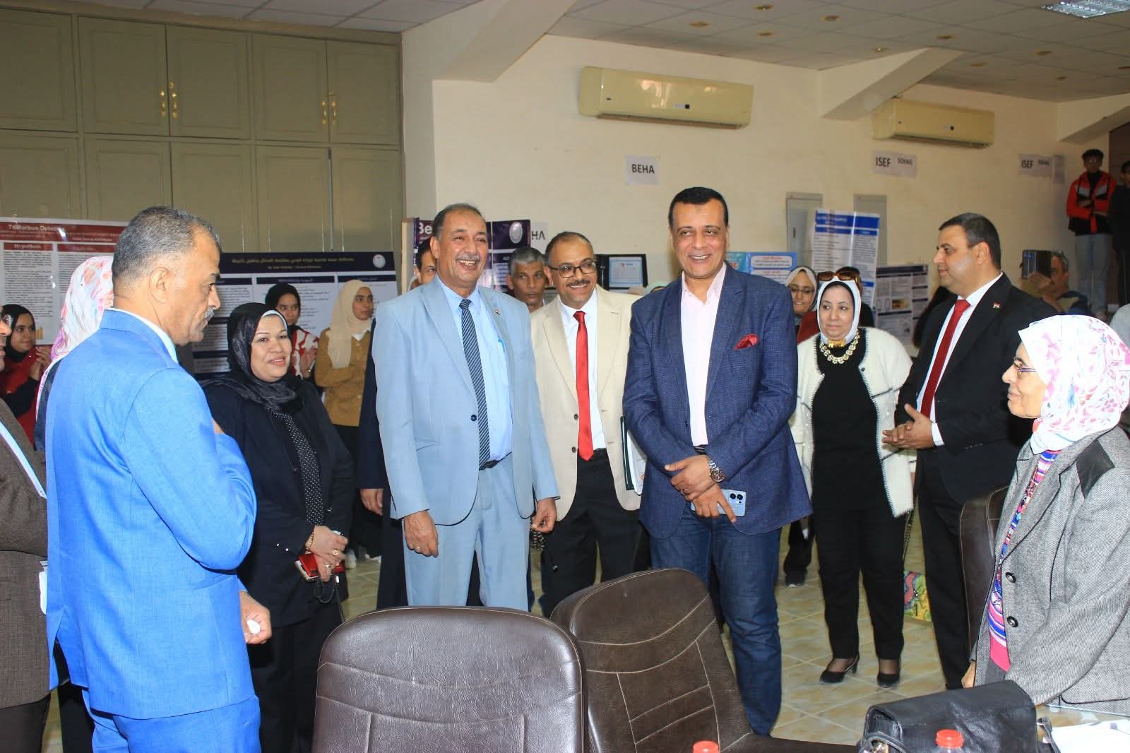 ختام معرض إيسف بسوهاج بحضور وكيل وزارة التعليم